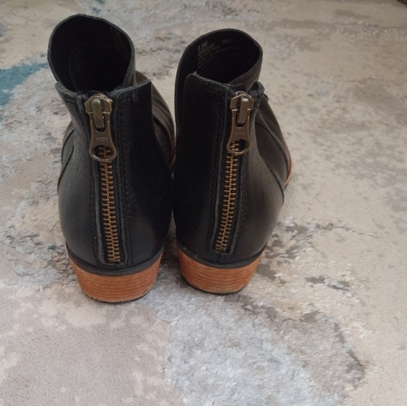 Kork- Ease size 8.5 Black Leather Ankle Boots Booties - Picture 13 of 13